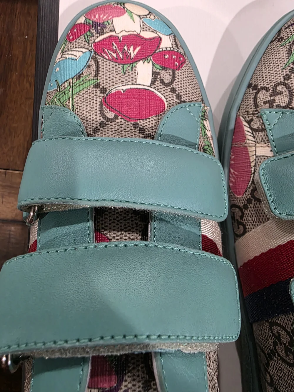Gucci Kids Teal Mushroom Print Velcro Sneakers Size 33 Kids Like New